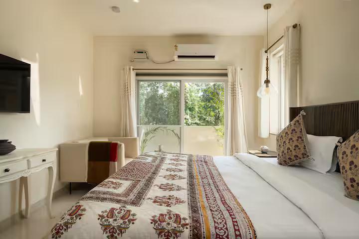 Casa Dips - 4 BR Private Pool Villa in Siolim x Solis Nature