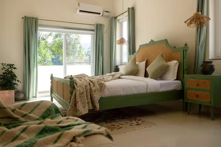 Casa Dips - 4 BR Private Pool Villa in Siolim x Solis Nature