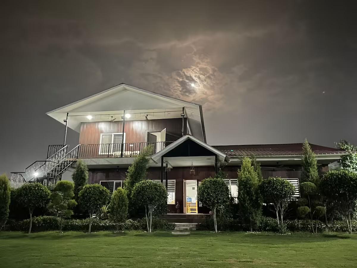 Khwaab Farmhouse for pool party, wedding, events (NCR) x Solis Nature