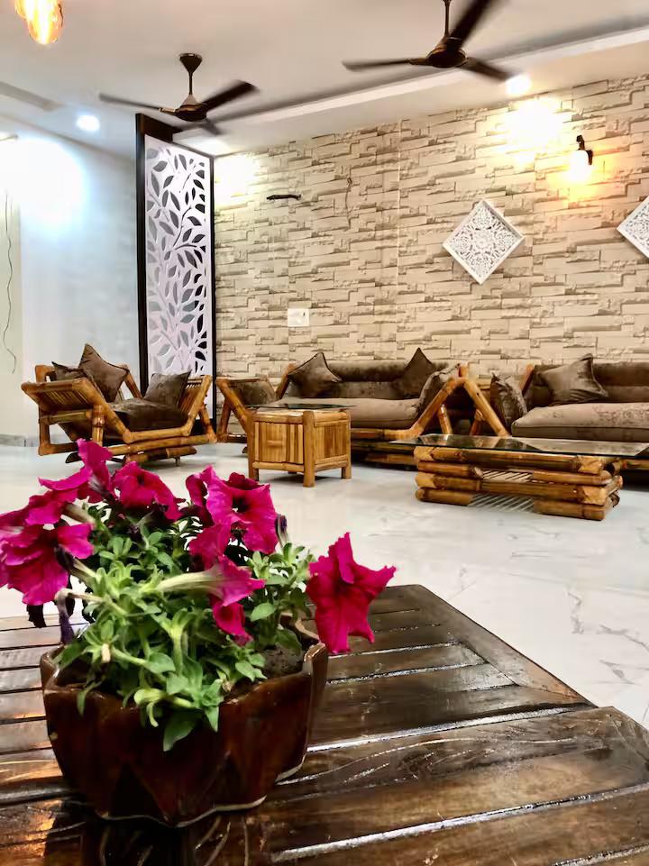 Khwaab Farmhouse for pool party, wedding, events (NCR) x Solis Nature