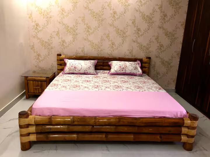 Khwaab Farmhouse for pool party, wedding, events (NCR) x Solis Nature