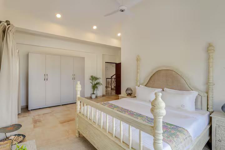 Amber 4 BR Private Pool Villa near Calangute x Solis Nature