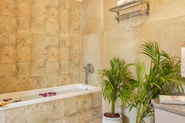 Amber 4 BR Private Pool Villa near Calangute x Solis Nature