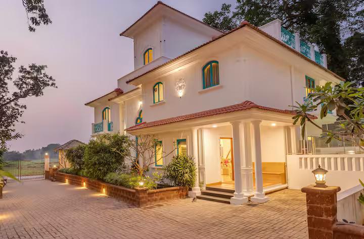 Amber 4 BR Private Pool Villa near Calangute x Solis Nature