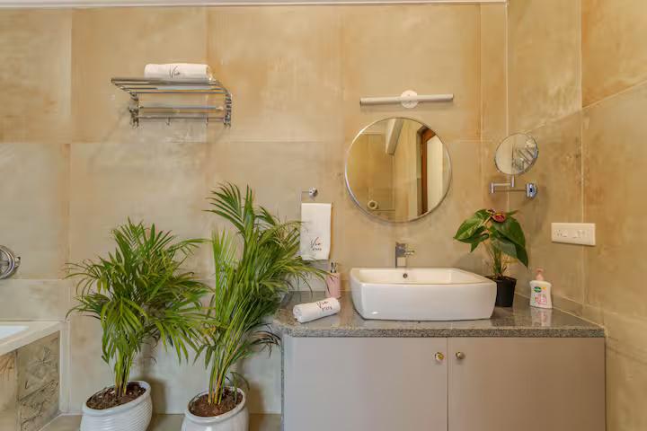 Amber 4 BR Private Pool Villa near Calangute x Solis Nature