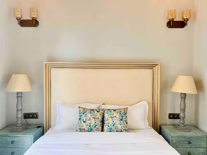 Amora - 4 BHK Private Pool Villa Near Calangute x Solis Nature