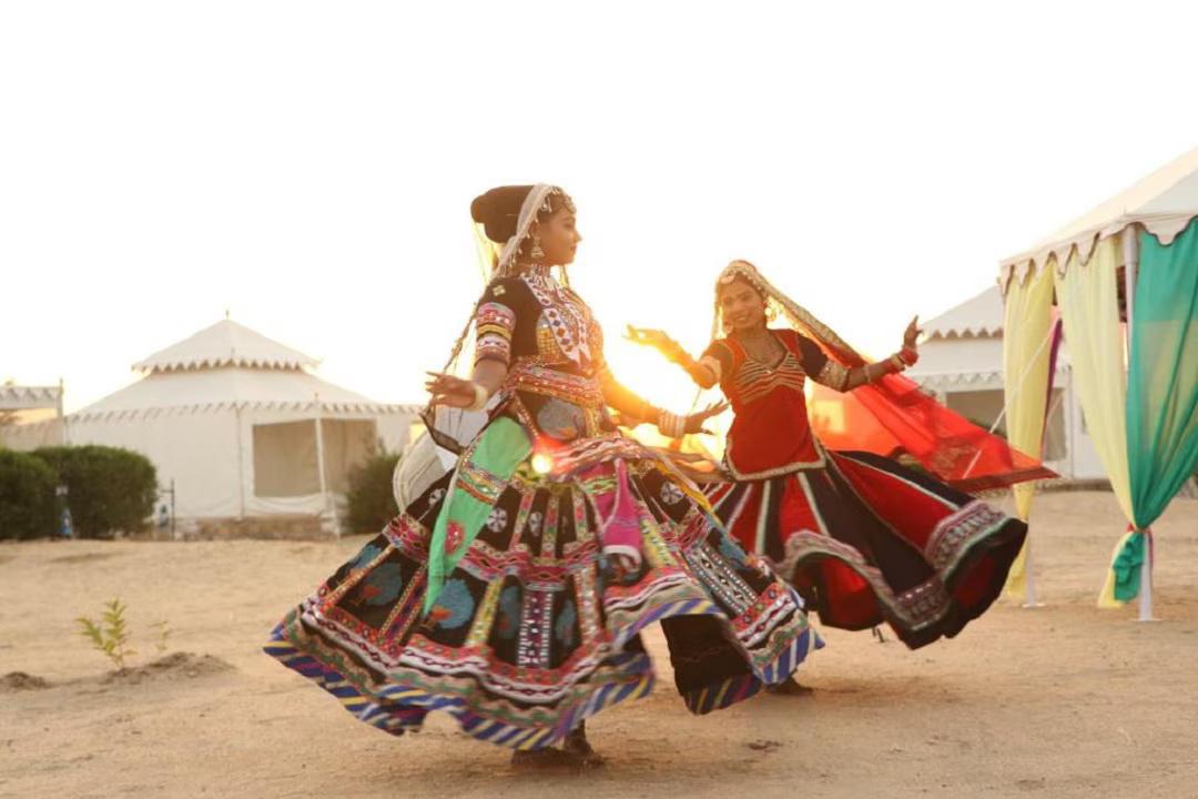 Sunny Desert Camp x Solis Nature