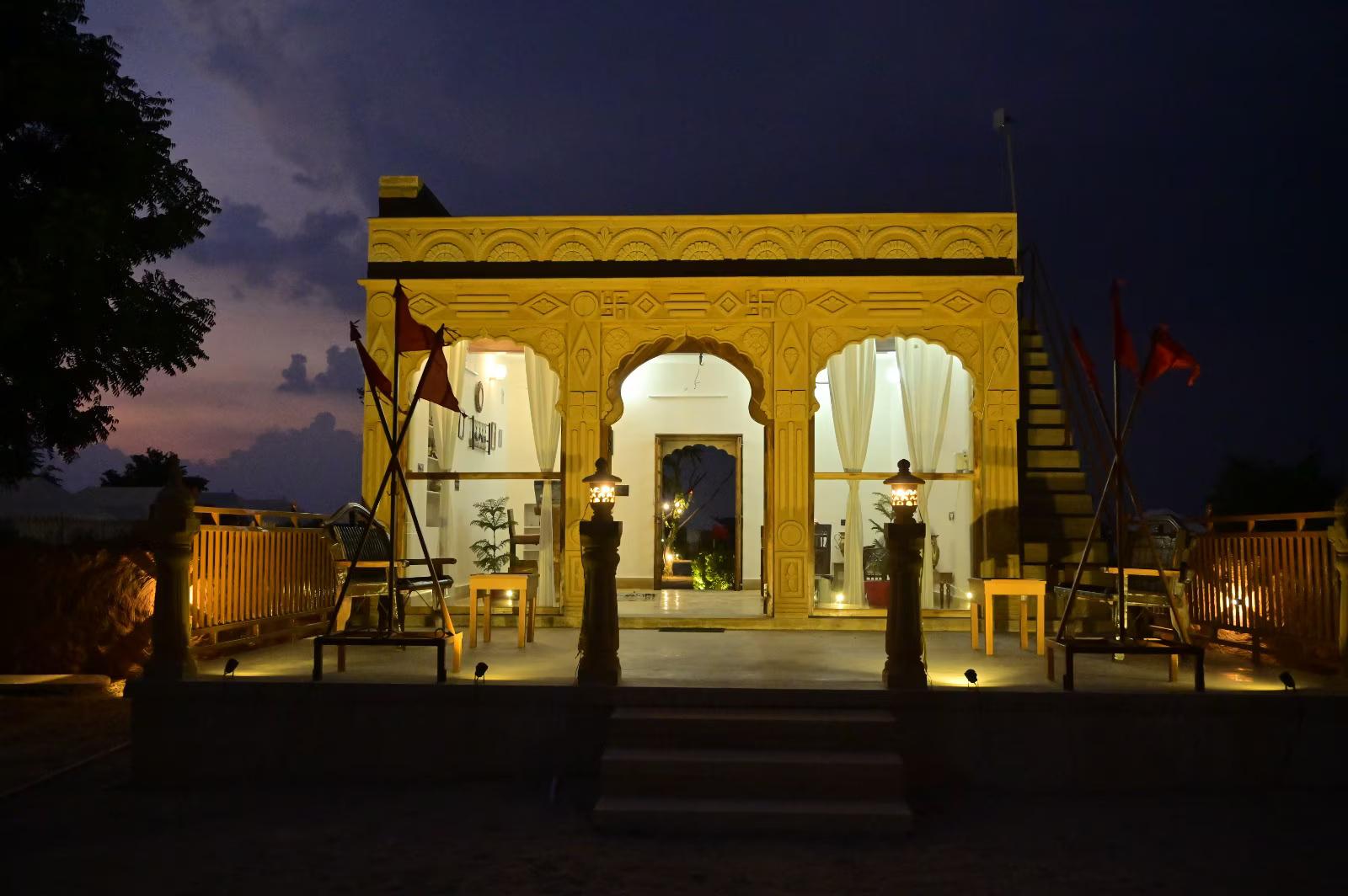 Sunny Desert Camp x Solis Nature