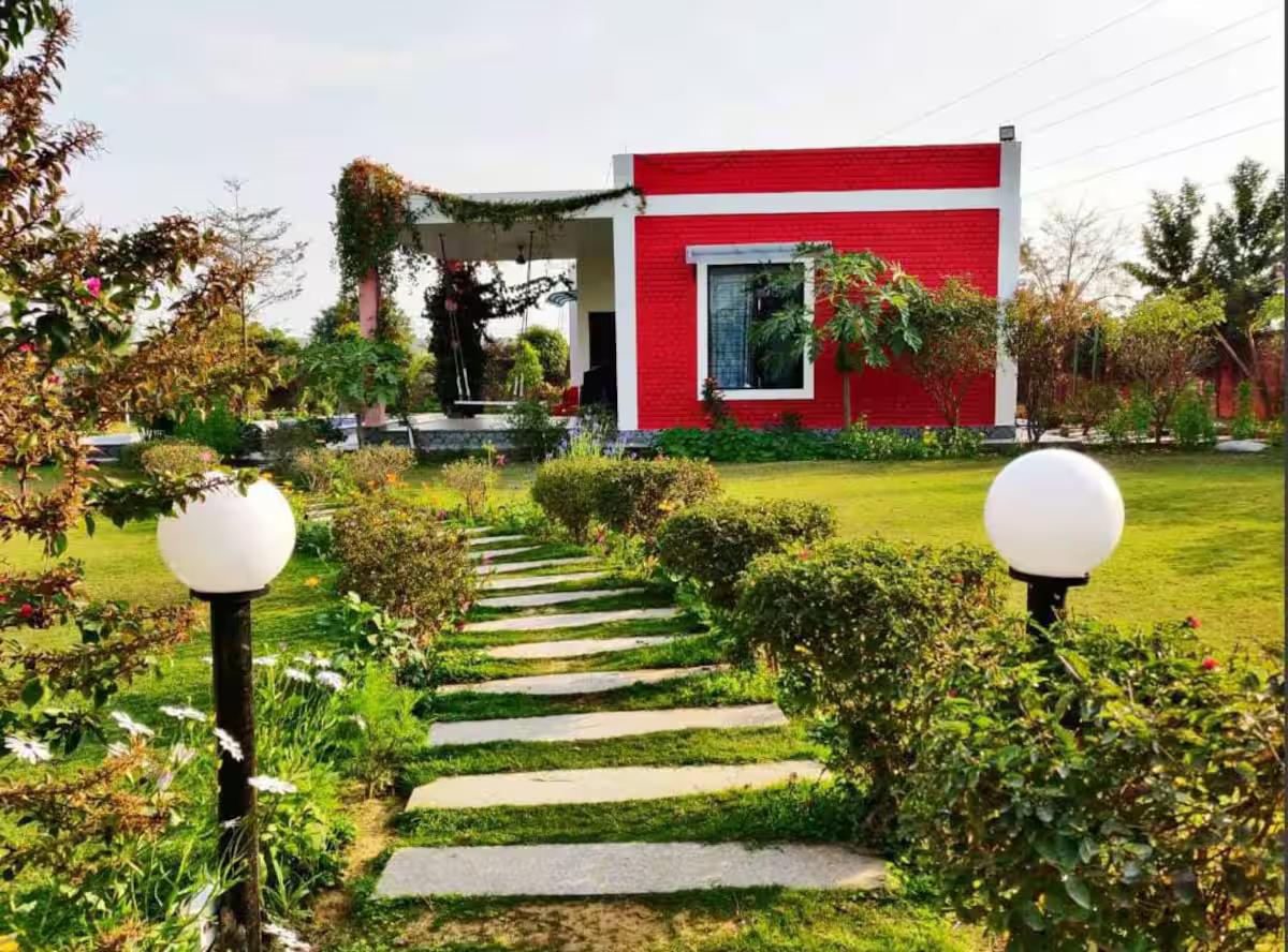 Luxury Farmhouse with Pool in the Aravalli Hills x Solis Nature