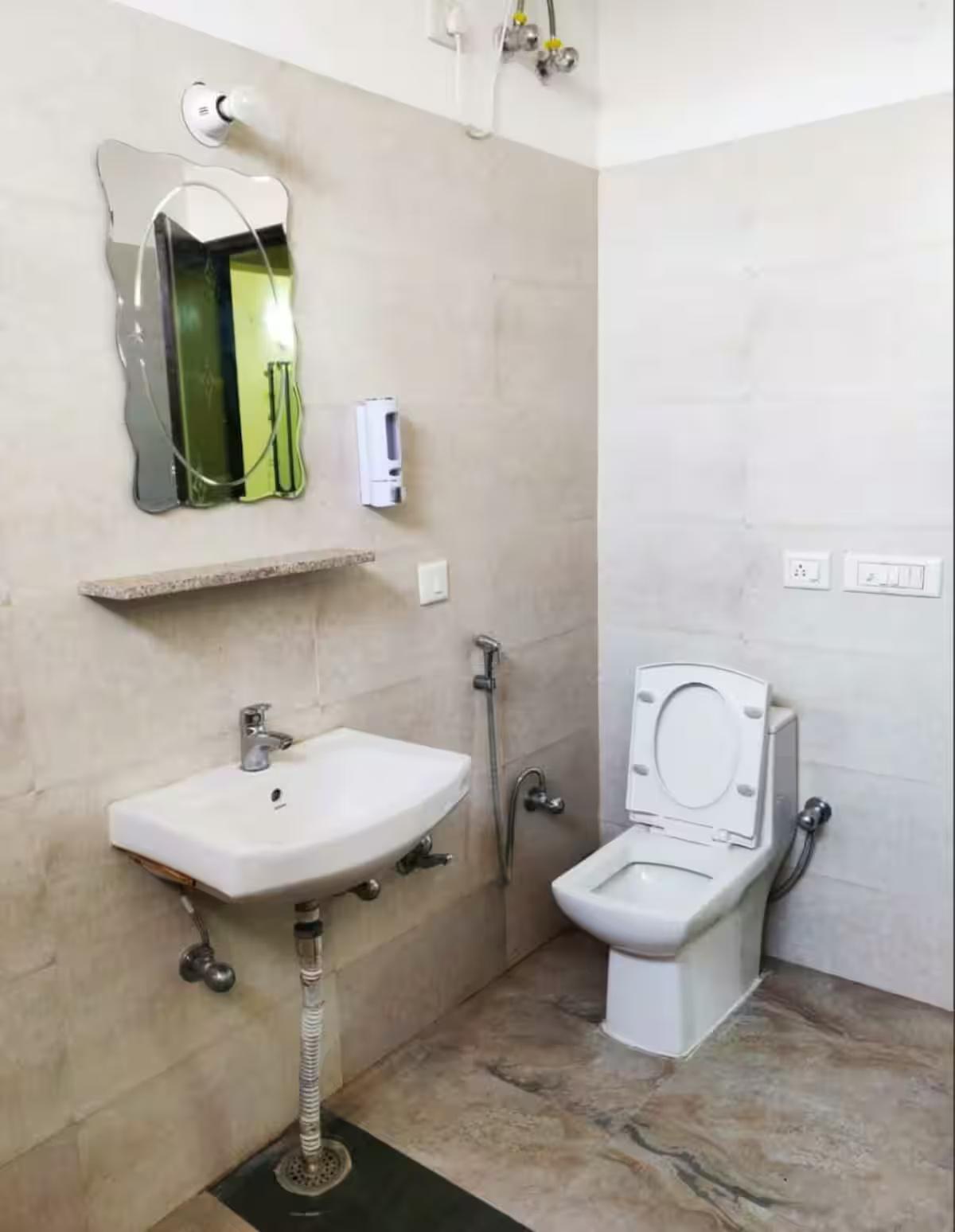 Luxury Farmhouse with Pool in the Aravalli Hills x Solis Nature