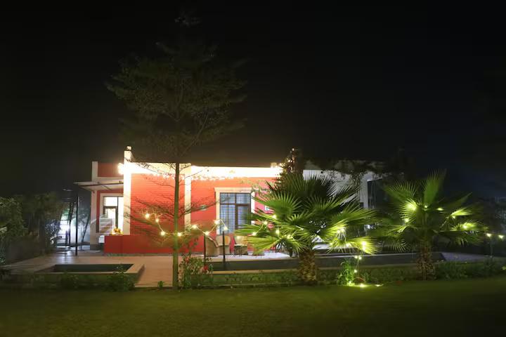 Luxury Farmhouse with Pool in the Aravalli Hills x Solis Nature