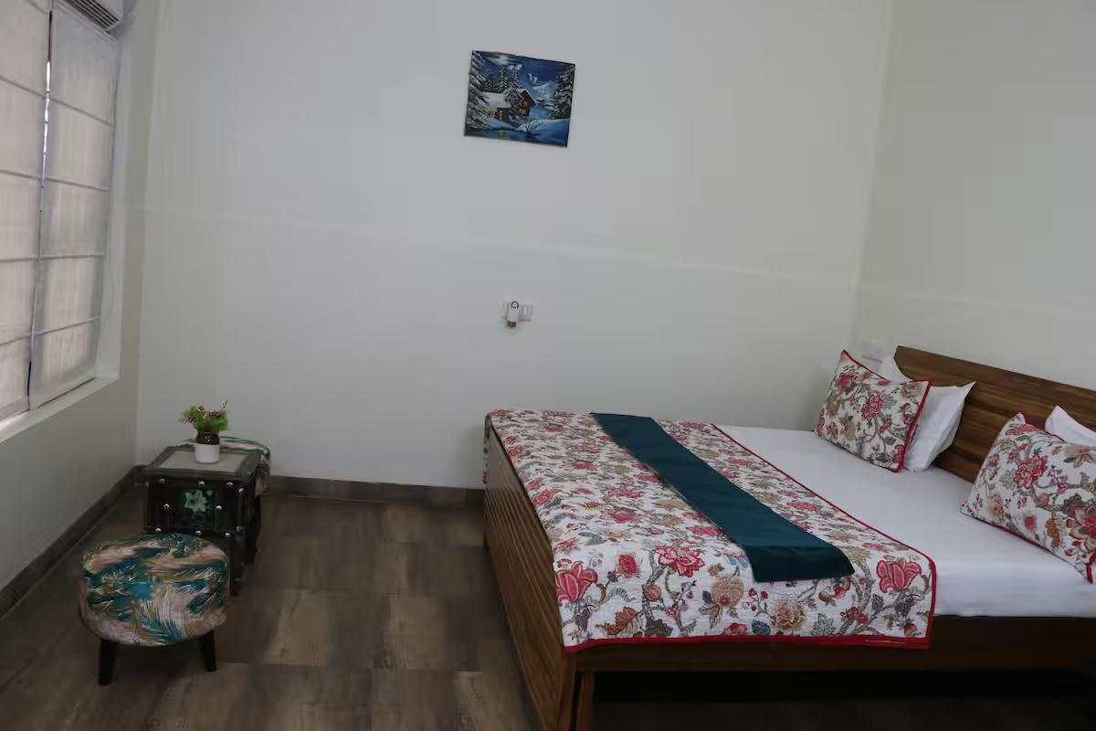 Luxury Farmhouse with Pool in the Aravalli Hills x Solis Nature