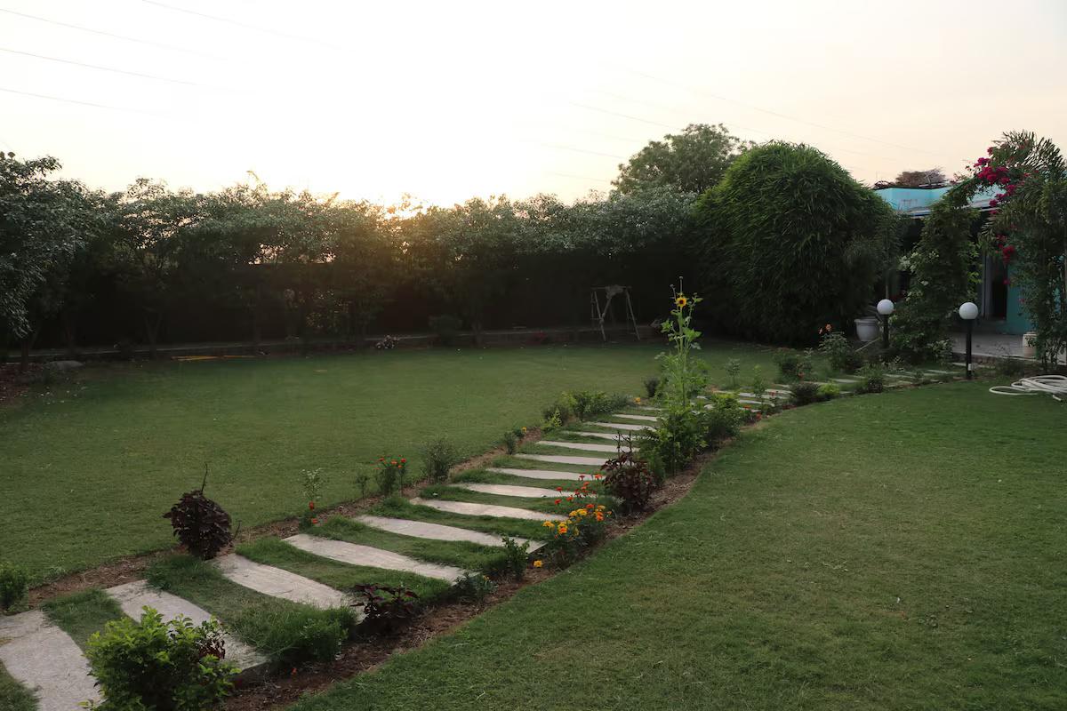 Luxury Farmhouse with Pool in the Aravalli Hills x Solis Nature