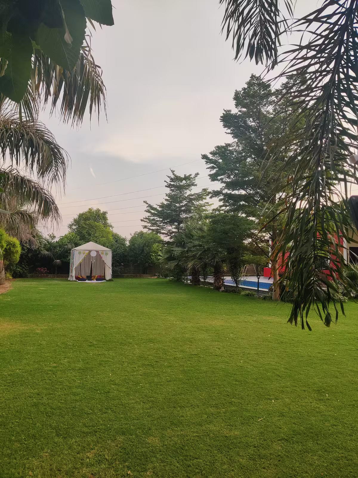 Luxury Farmhouse with Pool in the Aravalli Hills x Solis Nature