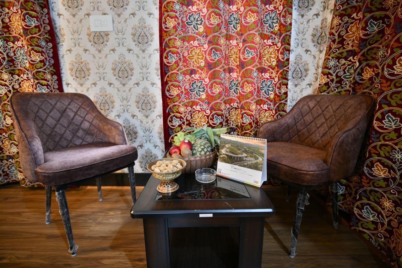 Aubiz Villa's Residential Suite x Solis Nature