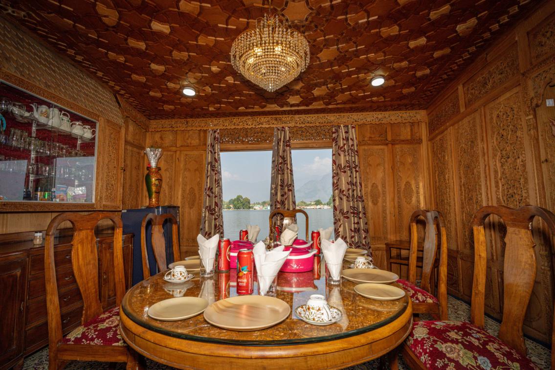 Canada Houseboats x Solis Nature