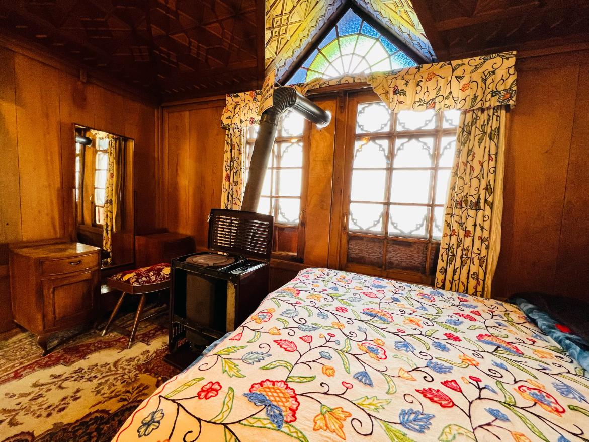 Canada Houseboats x Solis Nature