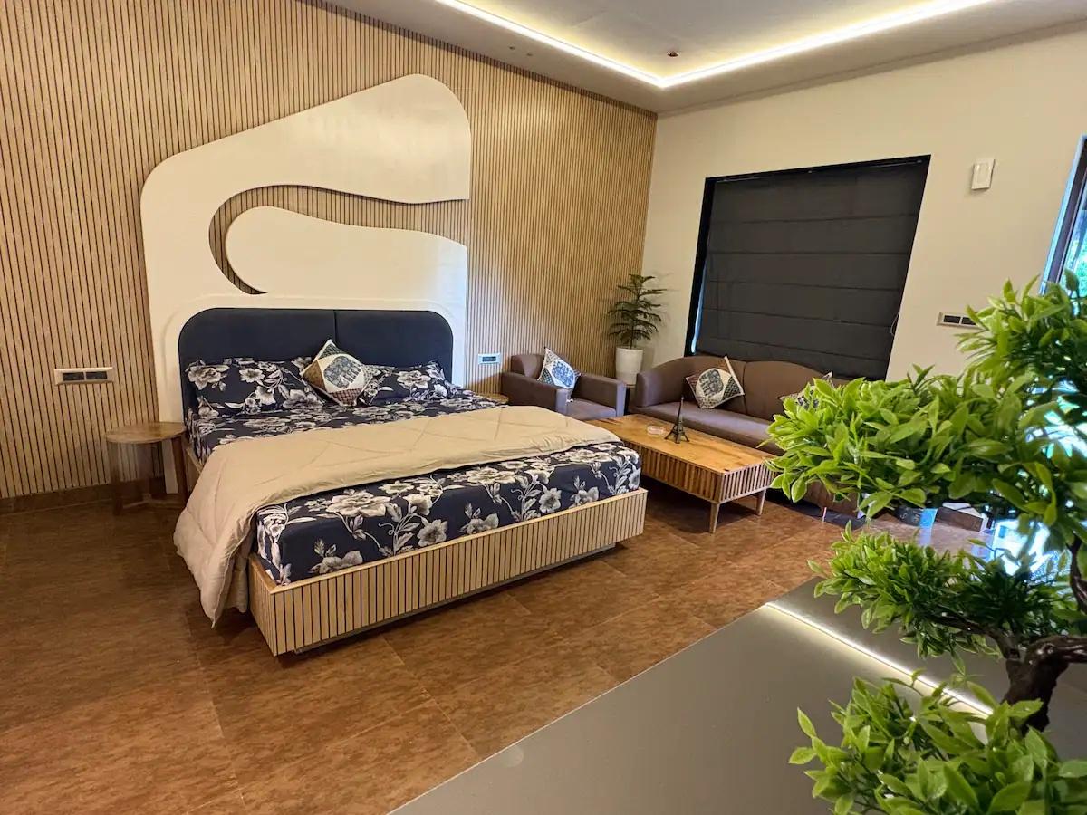 Moonlight Cottage x Solis Nature