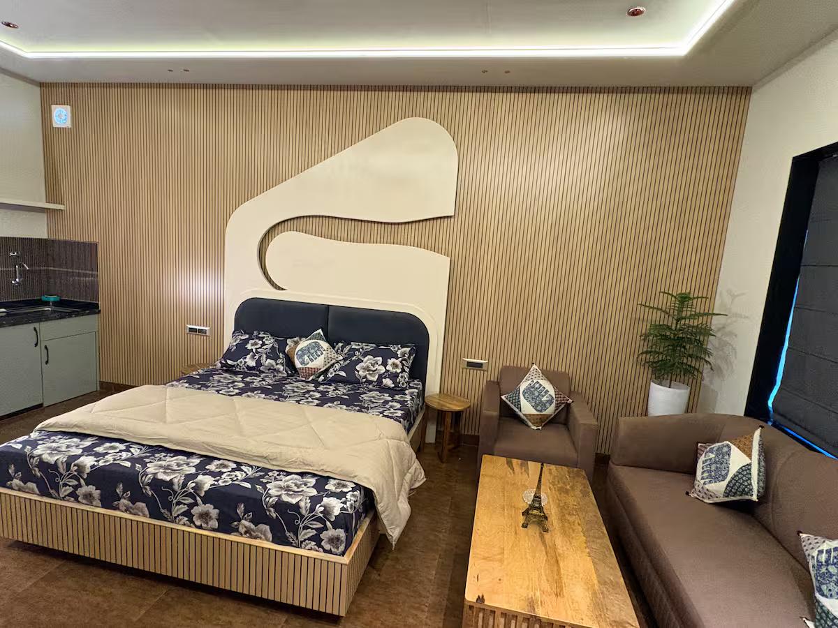 Moonlight Cottage x Solis Nature