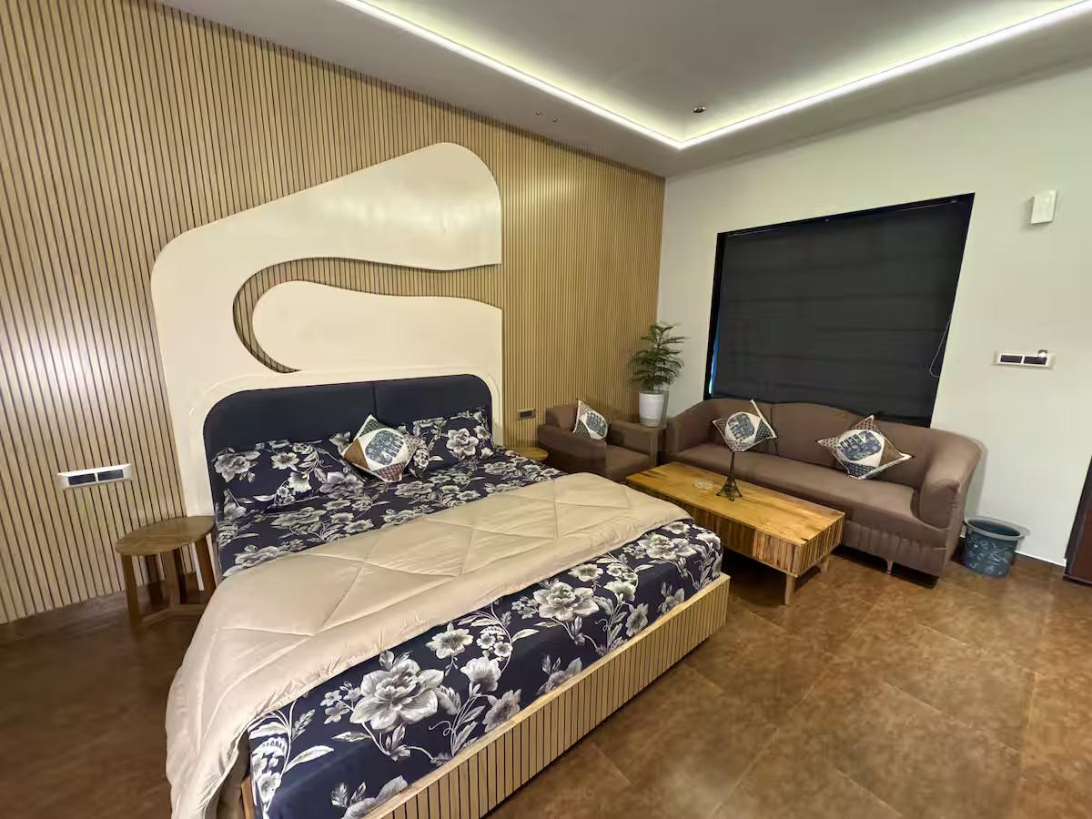 Moonlight Cottage x Solis Nature