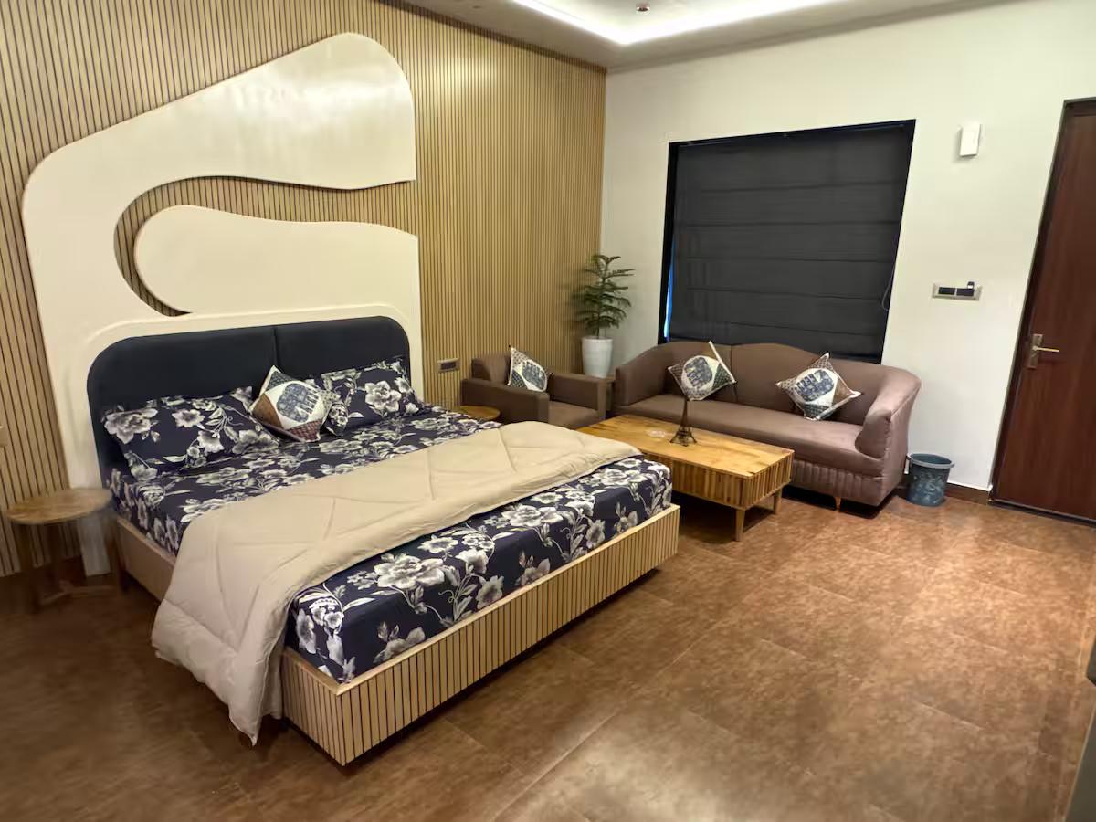 Moonlight Cottage x Solis Nature