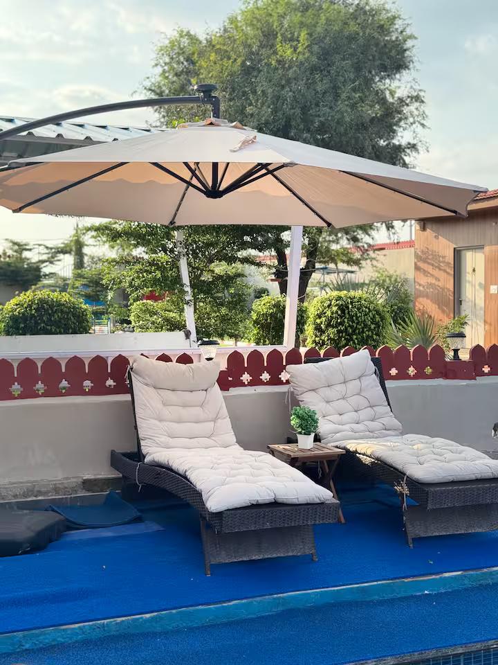 Enjoy pool at private villa in jaipur x Solis Nature