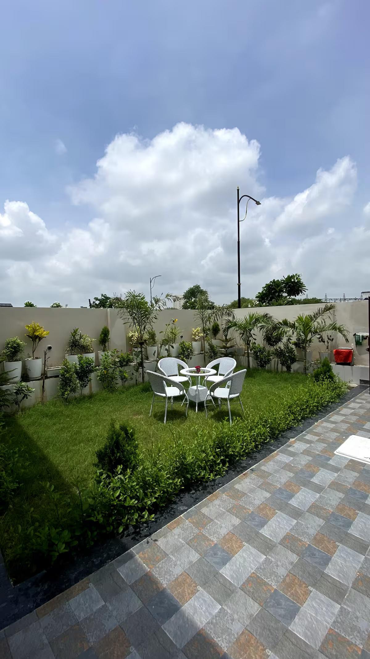 Peaceful Private Garden Villa : The Saanjh Escape x Solis Nature