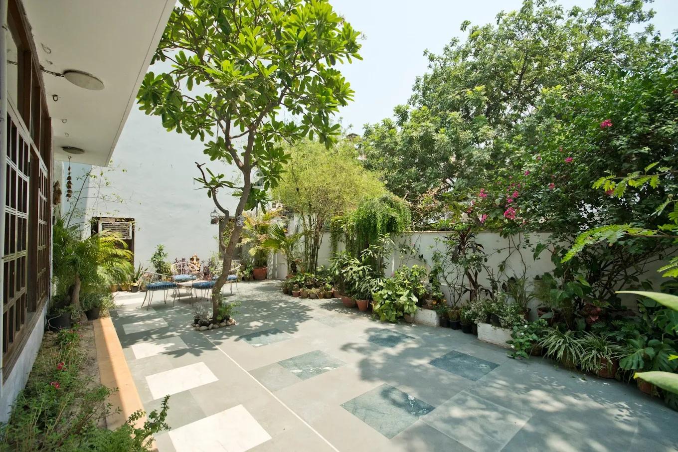 Trendy Bed and Breakfast x Solis Nature