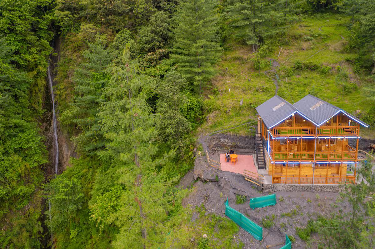 Spacious Waterfall Retreat for Families & Couples x Solis Nature