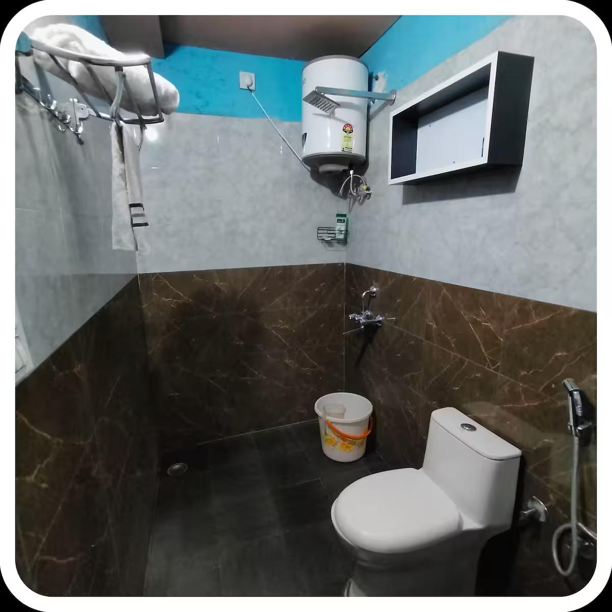 Aaron: Cheerful Place In the Forest x Solis Nature