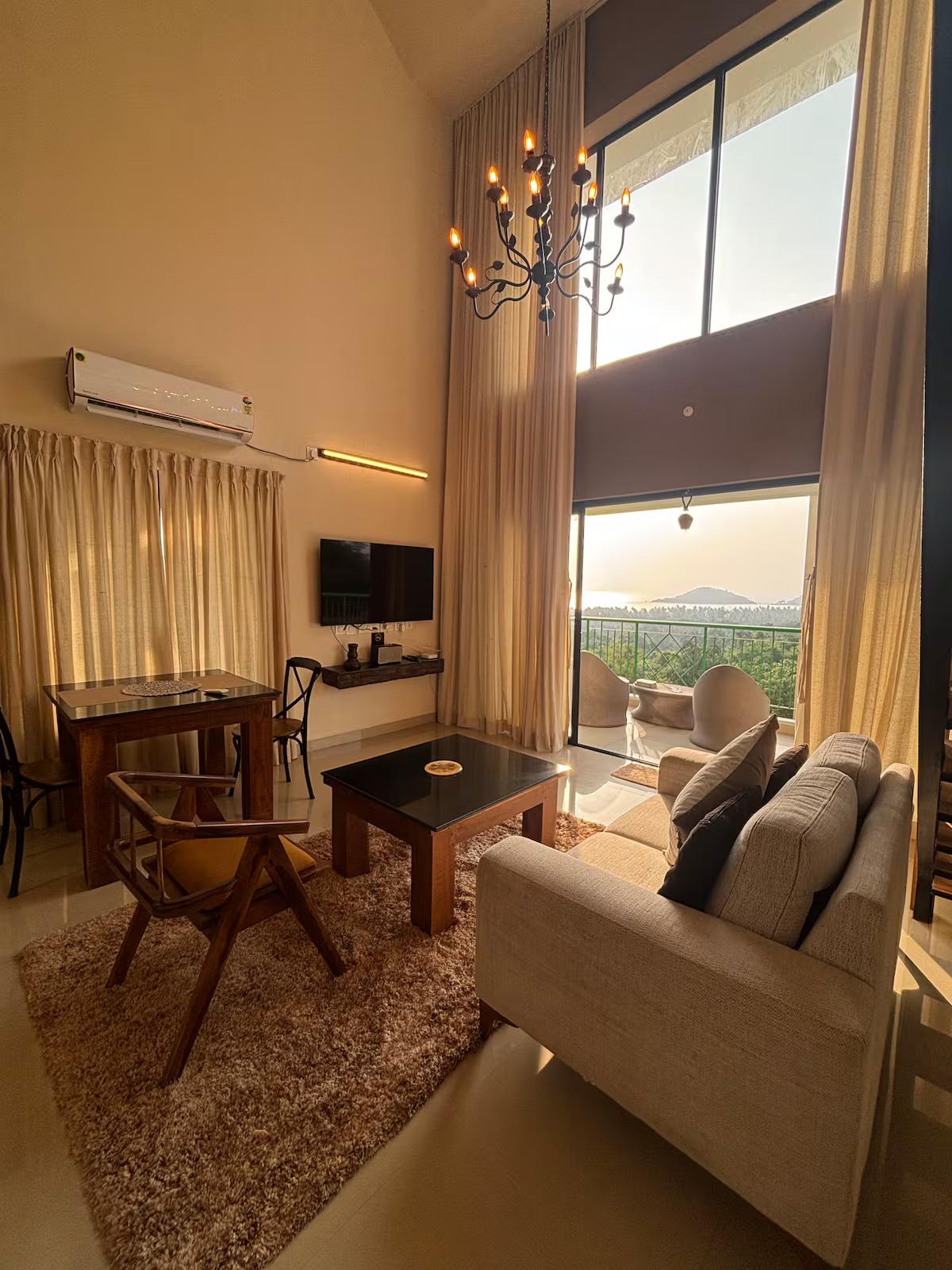 Saanjh (Sea facing penthouse)w pool x Solis Nature