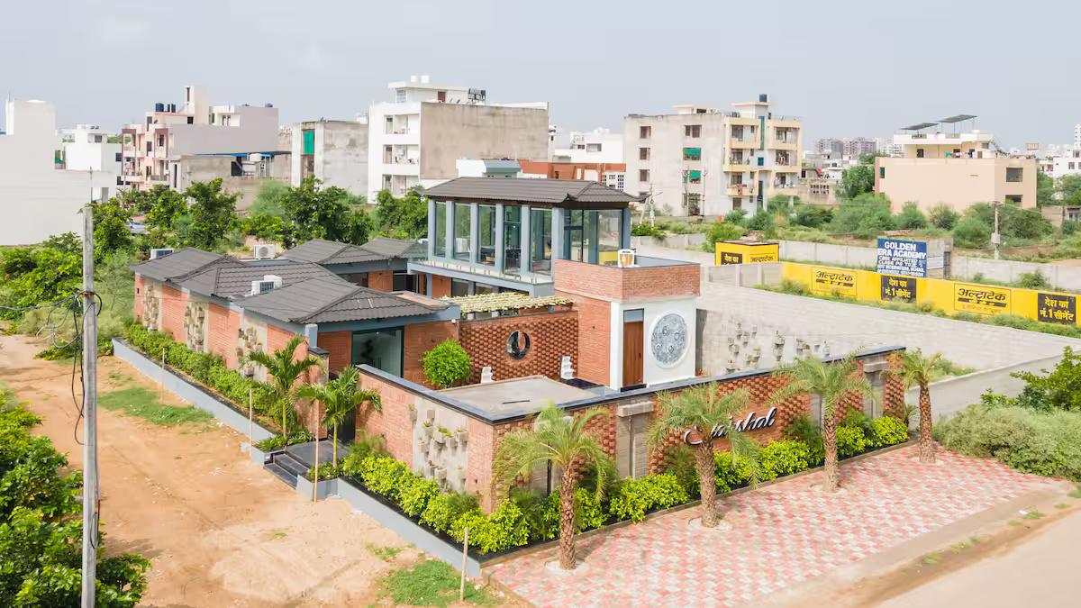 Tarshal Outhouse x Solis Nature