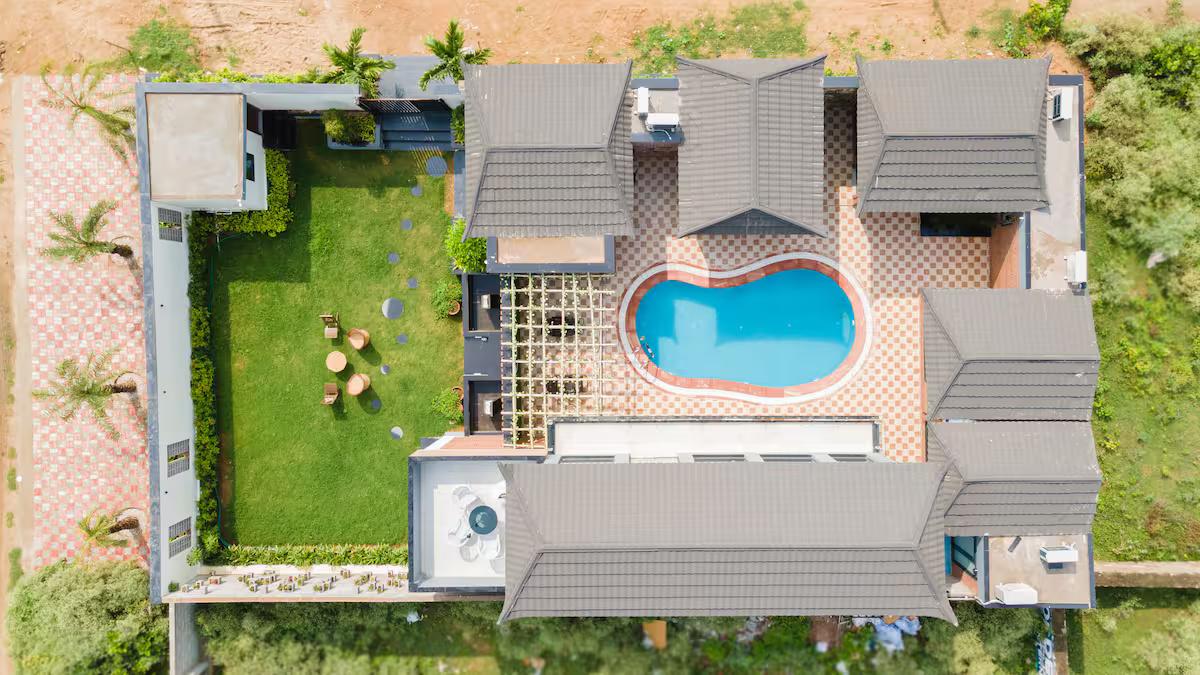 Tarshal Outhouse x Solis Nature