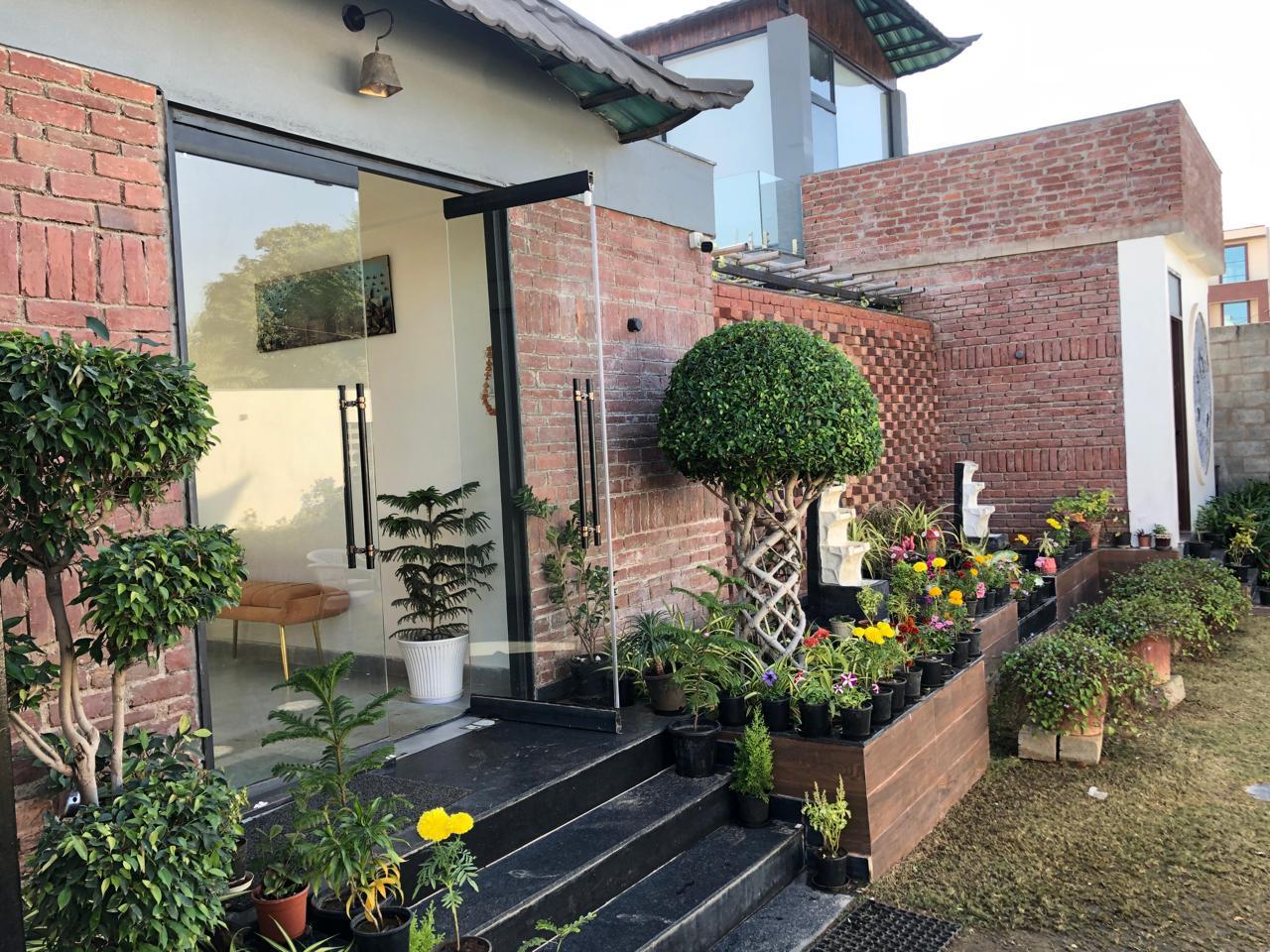 Tarshal Outhouse x Solis Nature