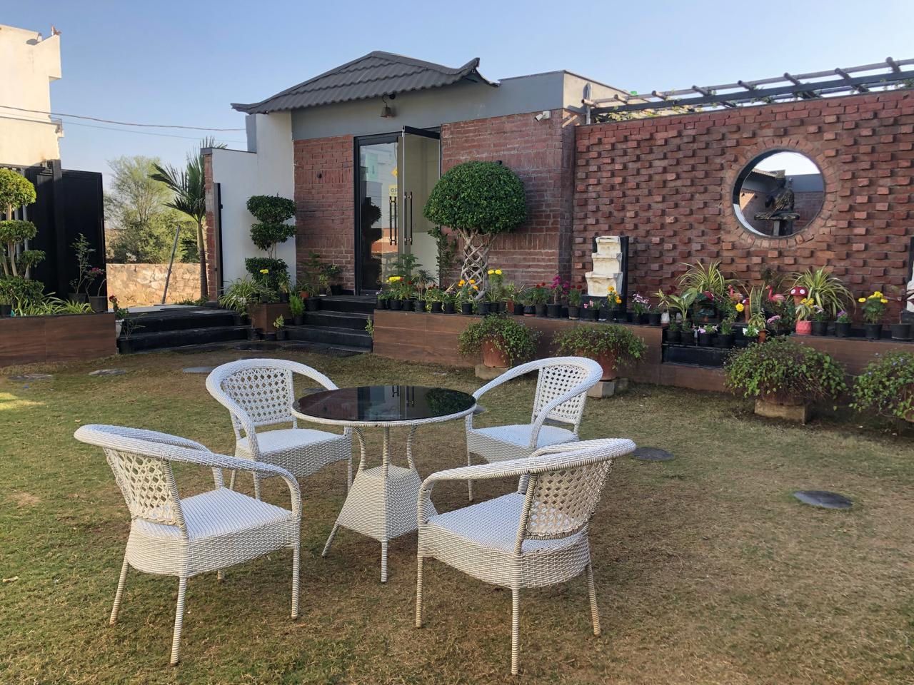 Tarshal Outhouse x Solis Nature