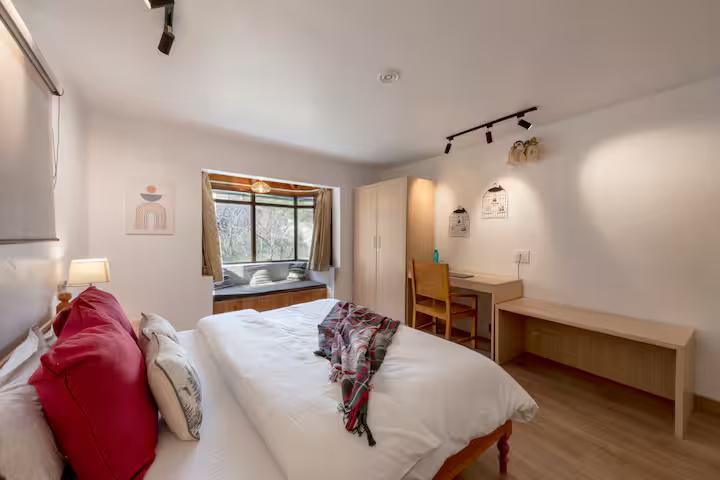 Cosy Cottage with 5 Star Views | Near Mukteshwar x Solis Nature