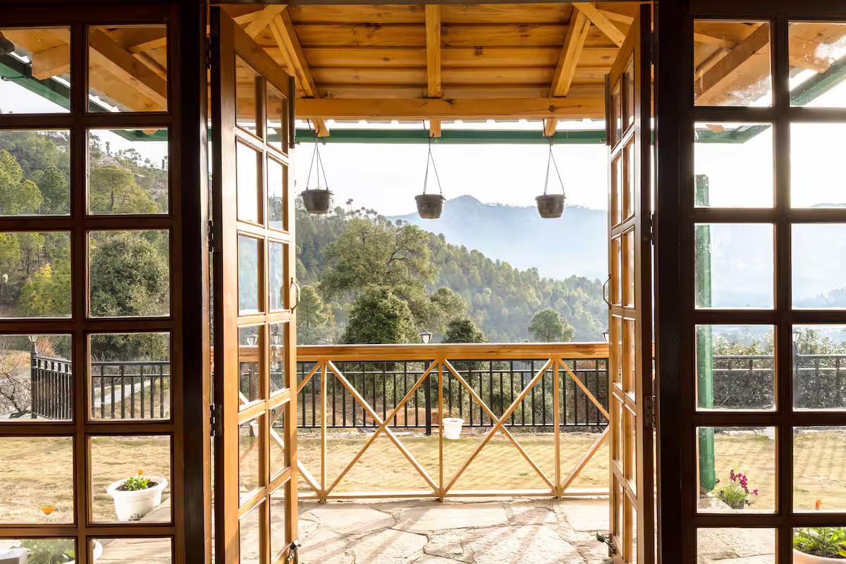 Cosy Cottage with 5 Star Views | Near Mukteshwar x Solis Nature