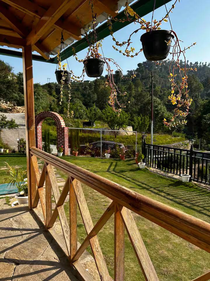 Cosy Cottage with 5 Star Views | Near Mukteshwar x Solis Nature