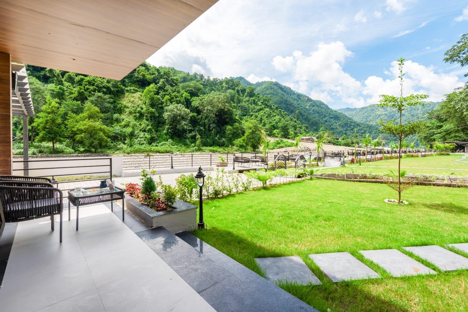 DLS Divine Resort and Spa x Solis Nature