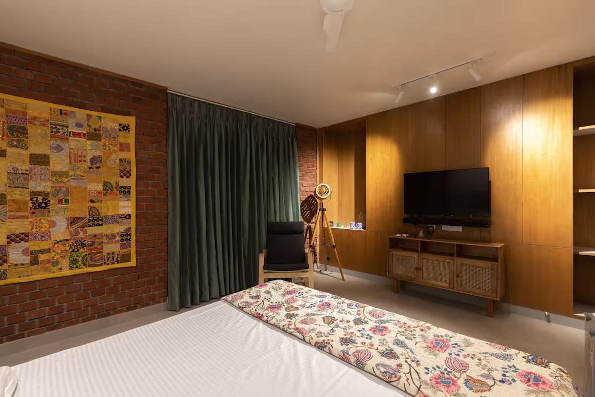 Lovely garden view private bedroom- Saur homestay x Solis Nature