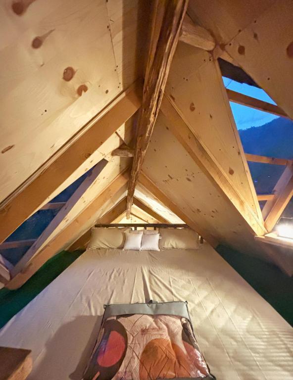 Jankis Commune Manali’s 1st Earthbag mud home x Solis Nature