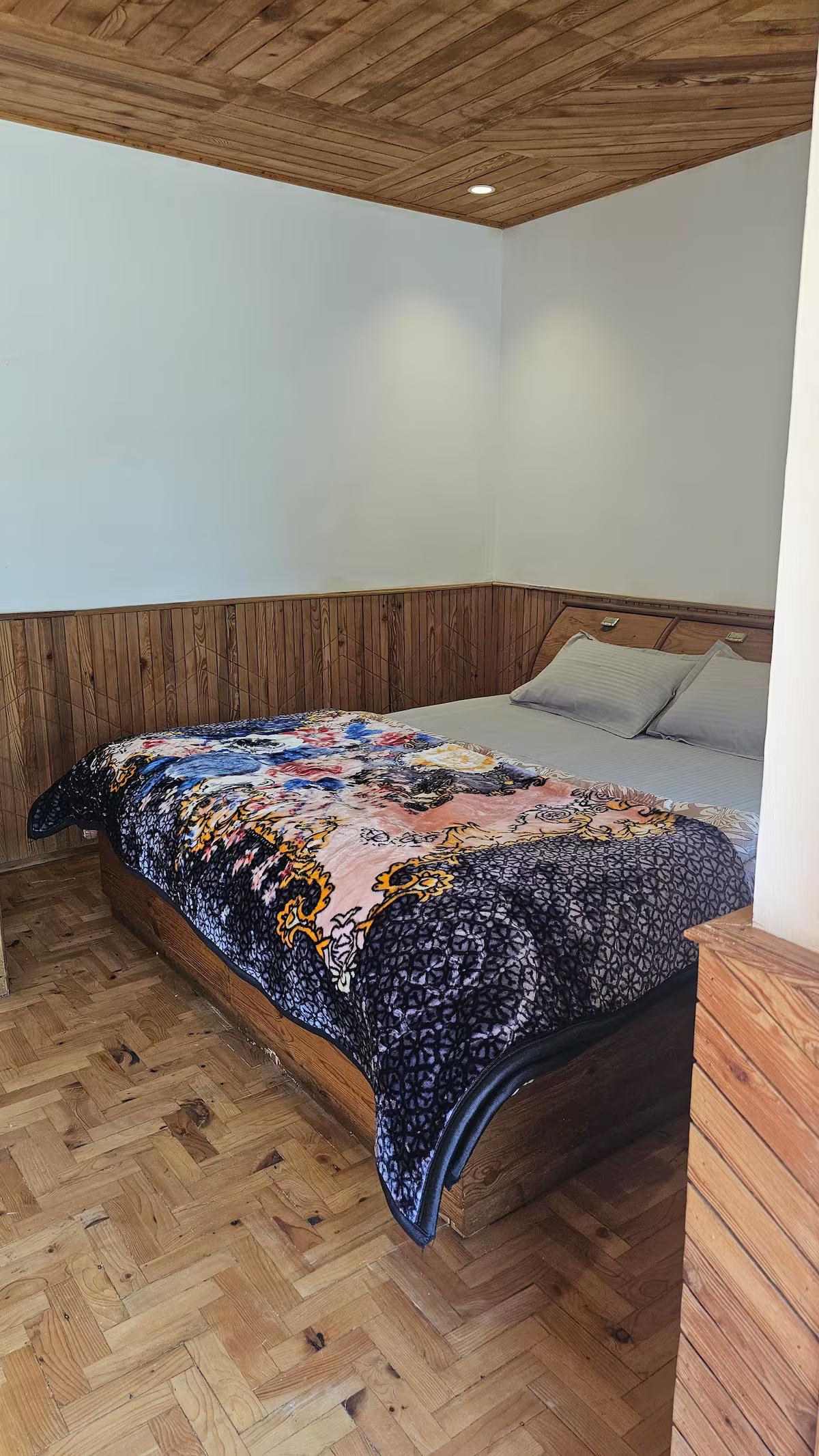 Khwabgaah Manali | The Pine Nook Rooms x Solis Nature