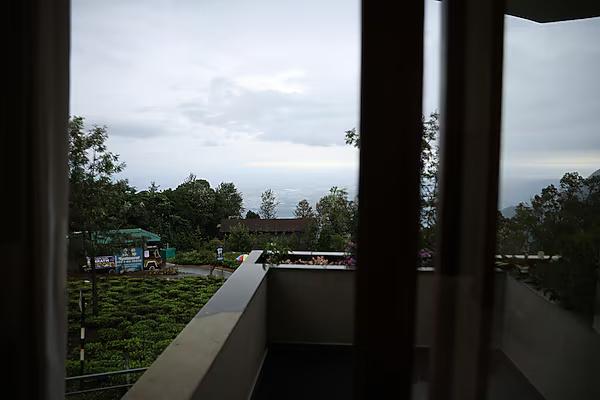 Hills and Heart Luxury stay x Solis Nature