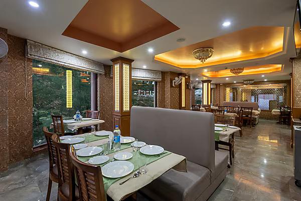 DLS Hotels The Rock Castle x Solis Nature