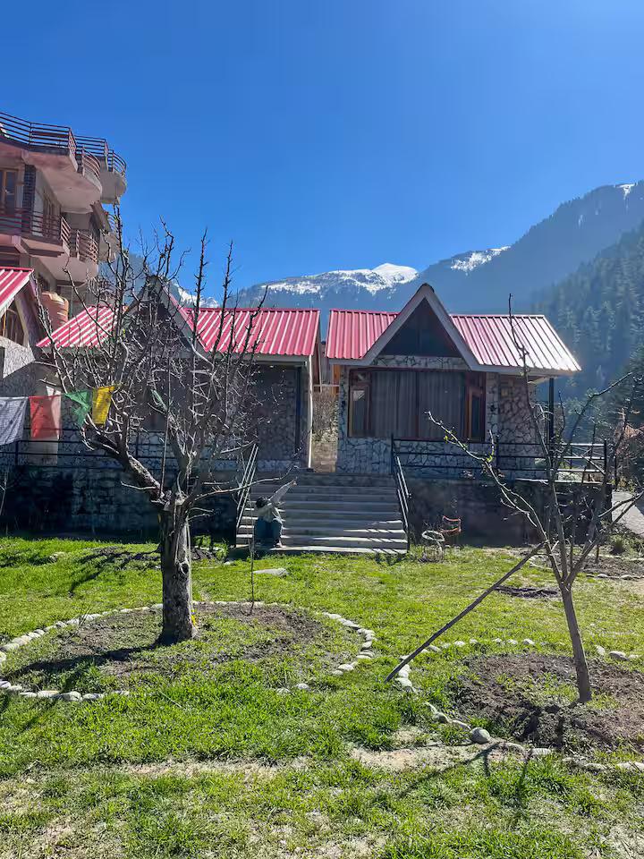 Jagatsukh Luxury Wooden Chalet 2 in Manali x Solis Nature
