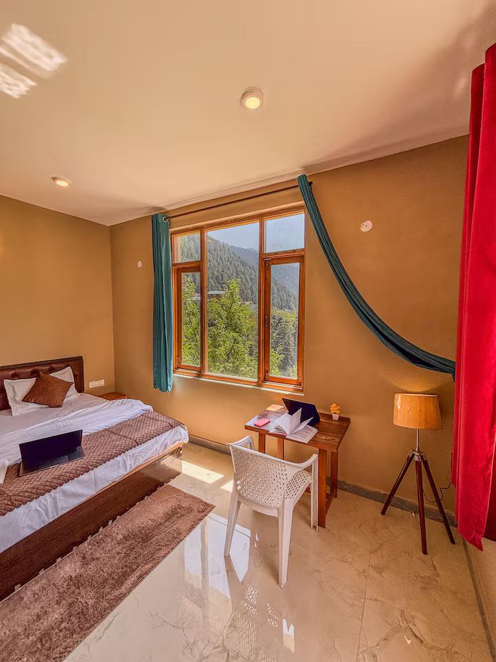 Jagatsukh Luxury Wooden Chalet 2 in Manali x Solis Nature
