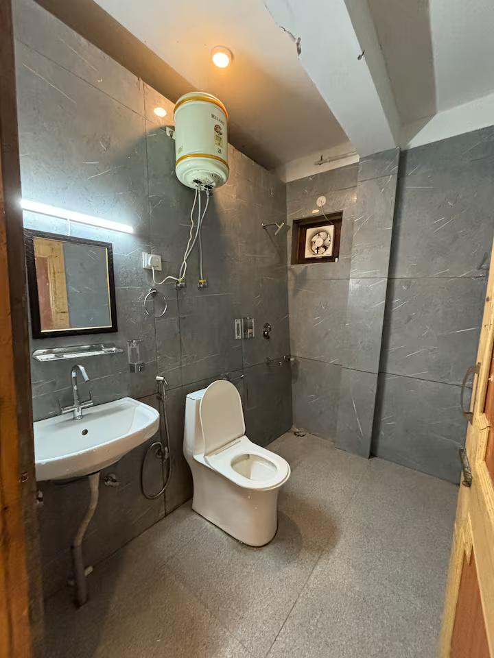 Luxury Wooden Chalet 3 in Manali Jagatsukh x Solis Nature