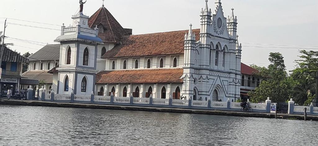 Kallupurackal Heritage Farm House x Solis Nature