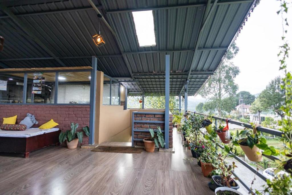 Moonlight Chillers By LexStays | Deluxe Double Room x Solis Nature