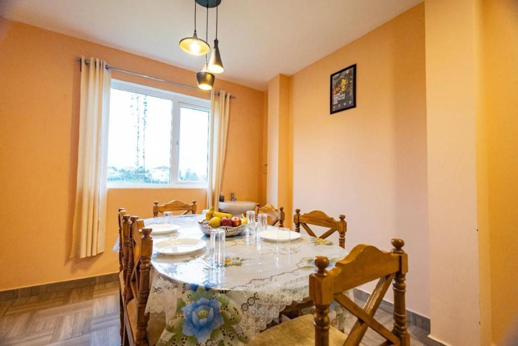 Moonlight Chillers By LexStays | Deluxe Double Room x Solis Nature